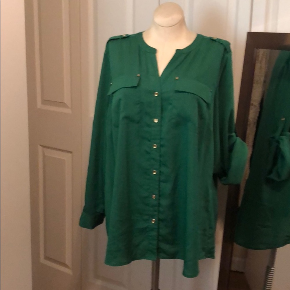 Great green button down tunic